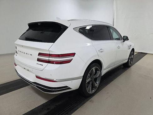 Used 2025 Genesis GV80 3.5T Prestige AWD/4WD image 2