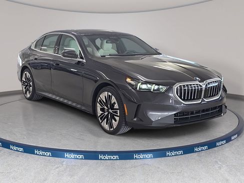 New 2027 BMW 530i RWD image 3