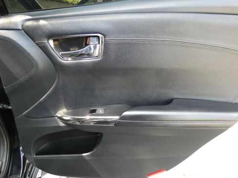 Used 2018 Toyota Avalon XLE image 41