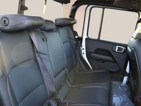 New 2026 Jeep Gladiator Sport image 15