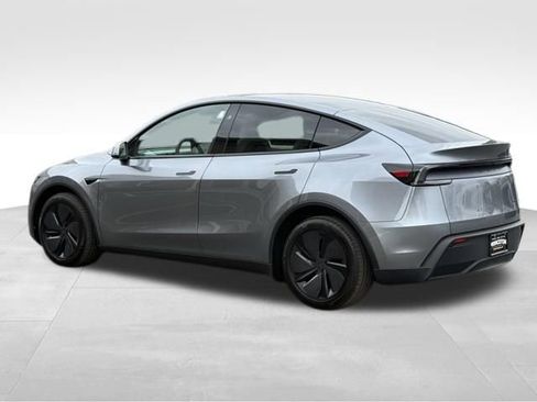 Used 2026 Tesla Model Y Long Range AWD/4WD image 5