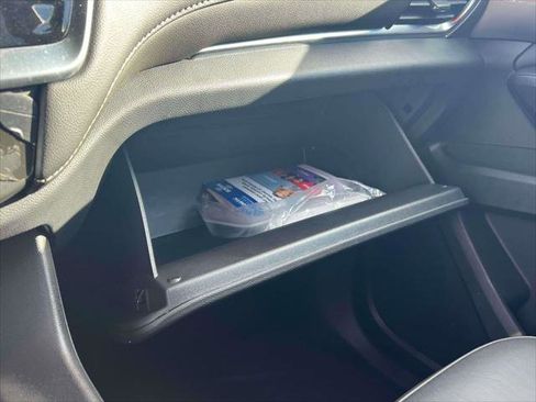 Used 2023 Chevrolet Traverse LT image 25