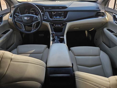 Used 2017 Cadillac XTS Luxury image 32