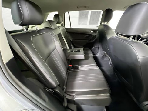 Used 2022 Volkswagen Tiguan SE image 24