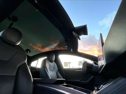 Used 2021 Tesla Model S Plaid image 22