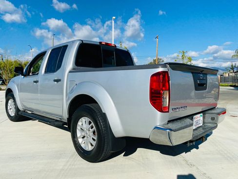 Used 2019 Nissan Frontier SV image 14