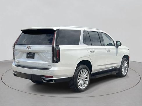 Certified 2024 Cadillac Escalade Luxury AWD/4WD image 4