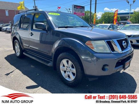Used 2010 Nissan Pathfinder SE AWD/4WD image 1