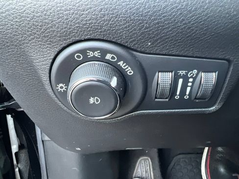 Used 2022 Jeep Compass Latitude w/ Convenience Group AWD/4WD image 25