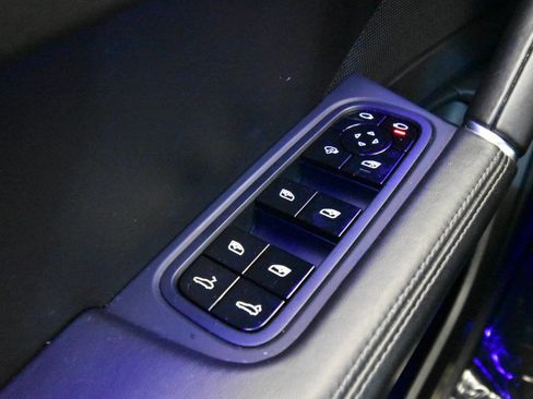 Used 2021 Porsche Cayenne GTS image 27