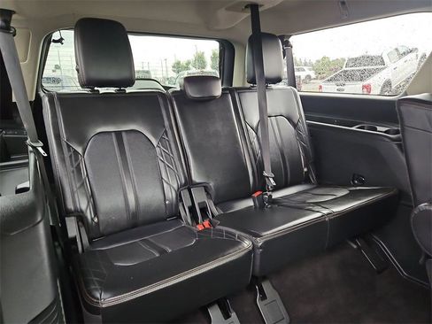 Used 2021 Ford Expedition Max Platinum image 31