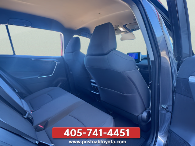 Used 2025 Toyota RAV4 LE AWD/4WD image 26