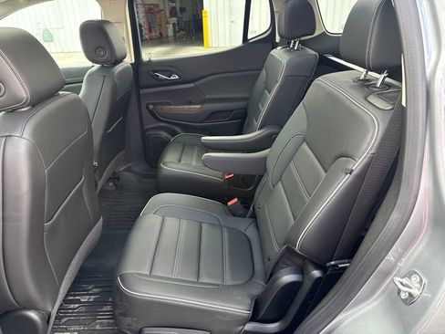 Used 2023 GMC Acadia Denali w/ Denali Ultimate Package AWD/4WD image 11