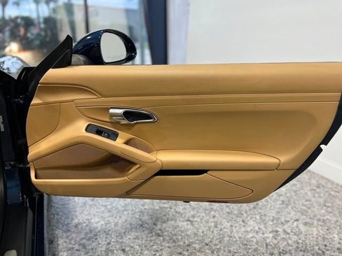 Used 2016 Porsche Boxster image 32