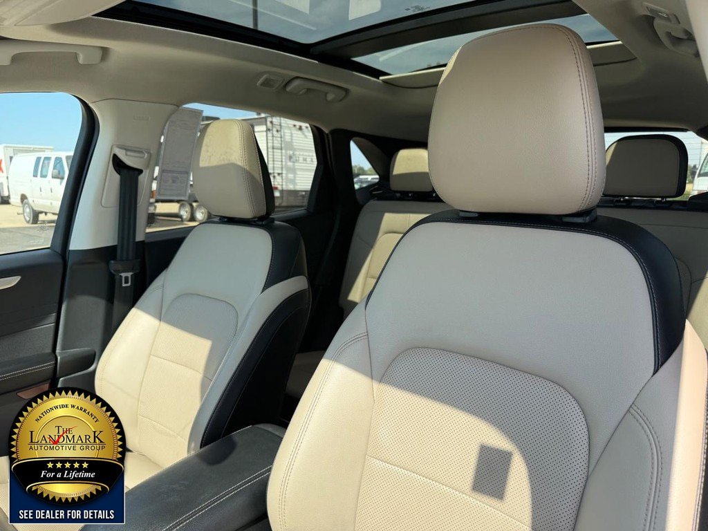 Used 2022 Ford Escape SEL FWD image 9