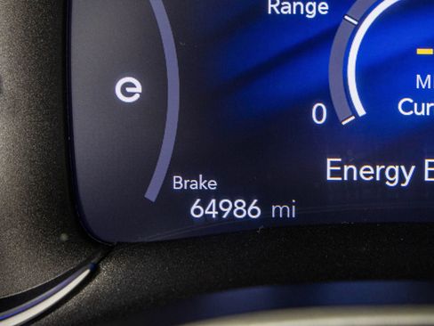 Used 2024 Chrysler Pacifica Limited FWD image 36