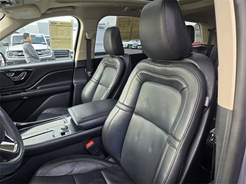 Used 2022 Lincoln Aviator Reserve w/ Equipment Group 201A image 12