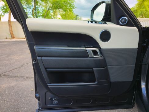 Used 2019 Land Rover Range Rover Sport HSE Dynamic image 12