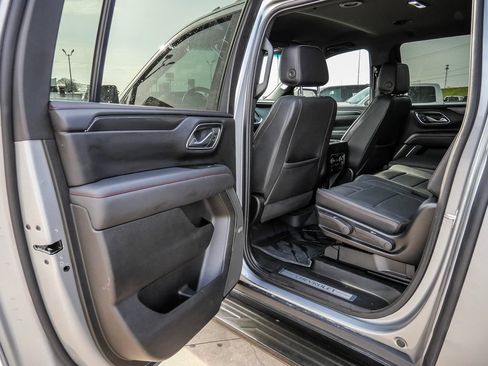 Used 2024 Chevrolet Suburban RST w/ Sport Performance Package AWD/4WD image 26