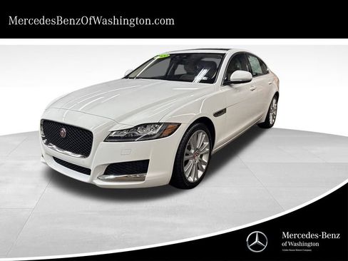 Used 2020 Jaguar XF Premium image 1