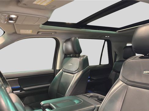 Used 2025 Ford Expedition Platinum AWD/4WD image 20