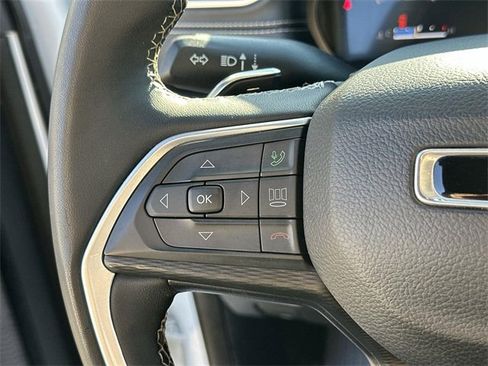 Used 2023 Jeep Grand Cherokee L Laredo image 34