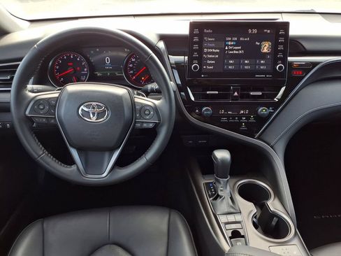 Used 2022 Toyota Camry XSE FWD image 13