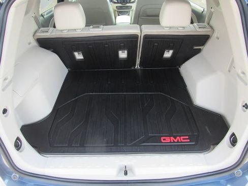 Used 2024 GMC Terrain Denali w/ Denali Premium Package AWD/4WD image 25