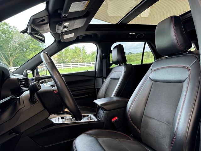 Used 2023 Ford Explorer ST-Line w/ Class IV Trailer Tow Package AWD/4WD image 3
