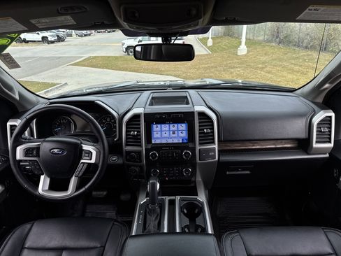 Used 2019 Ford F150 Lariat image 24