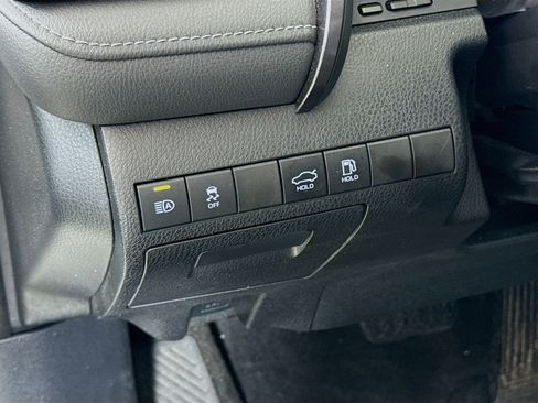 Used 2020 Toyota Camry XSE image 10