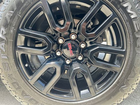 Used 2021 GMC Sierra 1500 Elevation w/ LPO, Elevation Black Package image 14