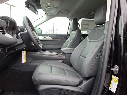 New 2026 Ford Explorer Active w/ Active Comfort Package AWD/4WD image 7