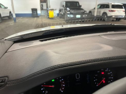 Used 2025 Jeep Compass Latitude image 34