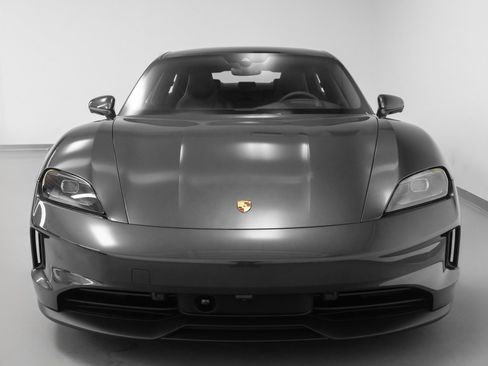 New 2025 Porsche Taycan image 8