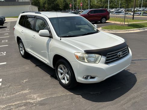 Used 2009 Toyota Highlander 2WD image 2