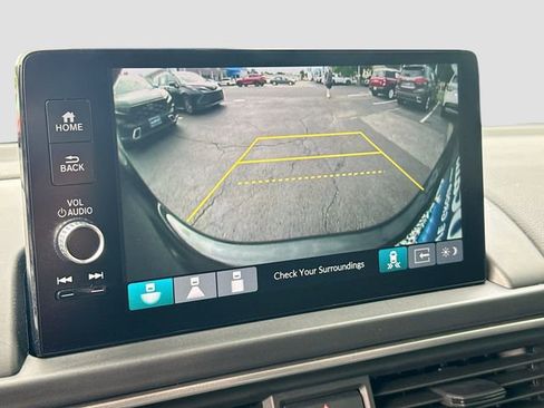 Certified 2025 Honda Pilot Touring image 18