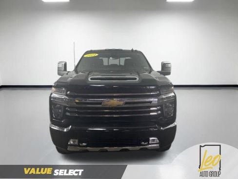 Used 2021 Chevrolet Silverado 3500 High Country w/ Z71 Off-Road Package AWD/4WD image 9