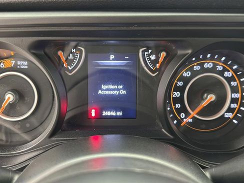 Used 2025 Jeep Wrangler Sport AWD/4WD image 13