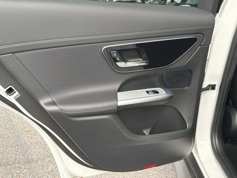 Certified 2025 Mercedes-Benz GLC 300 4MATIC image 11