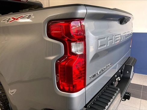 Used 2023 Chevrolet Silverado 1500 LT AWD/4WD image 34