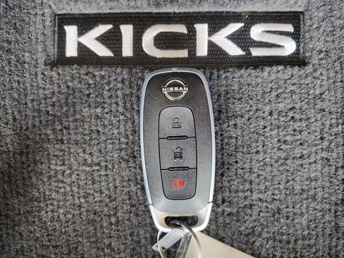 Certified 2025 Nissan Kicks Play S FWD image 30