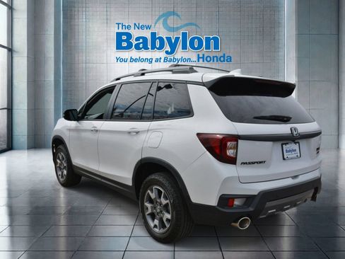 Used 2023 Honda Passport TrailSport image 3