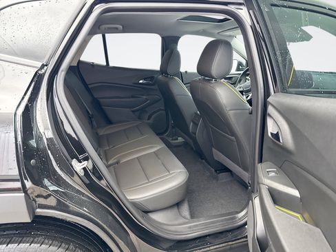 Used 2025 Chevrolet Trax ACTIV w/ Driver Confidence Package image 17