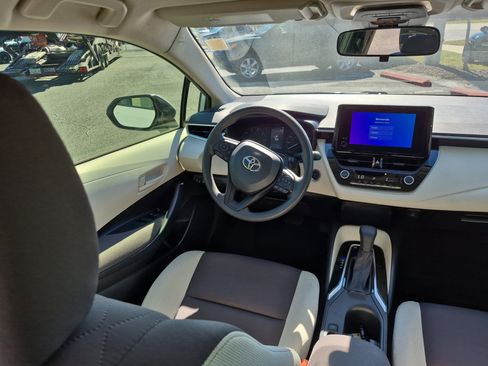 Used 2024 Toyota Corolla LE image 18