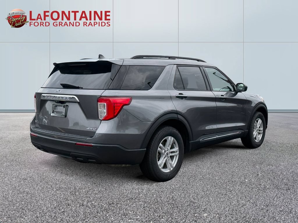 Used 2021 Ford Explorer XLT w/ Equipment Group 202A AWD/4WD image 7