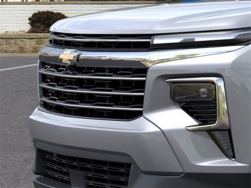 New 2026 Chevrolet Traverse LT w/ Sun and Wheel Package image 13