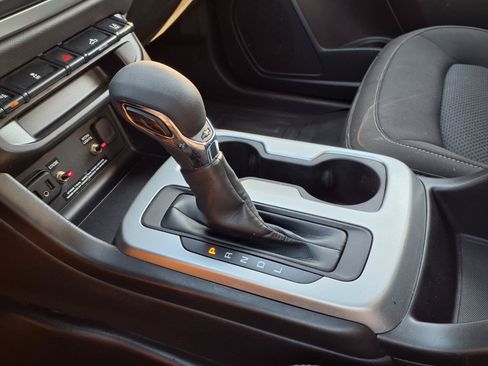 Used 2022 Chevrolet Colorado LT w/ Fleet Safety Package RWD image 13