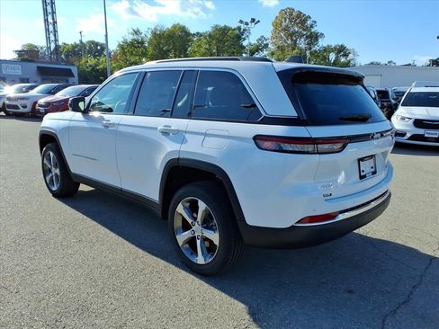 New 2025 Jeep Grand Cherokee Limited image 6