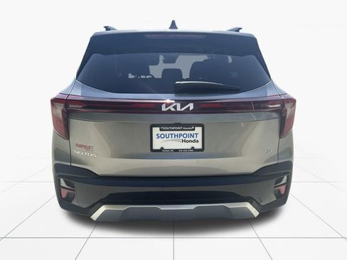Used 2024 Kia Seltos EX AWD/4WD image 7